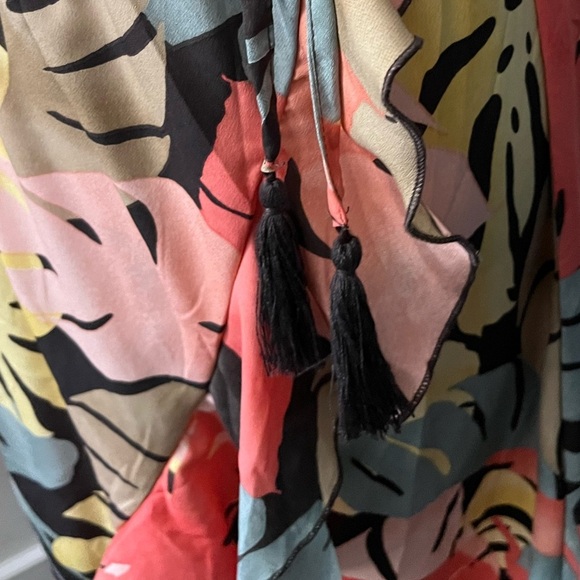 FLORAL DRESS SIZE SMALL - Picture 5 of 6